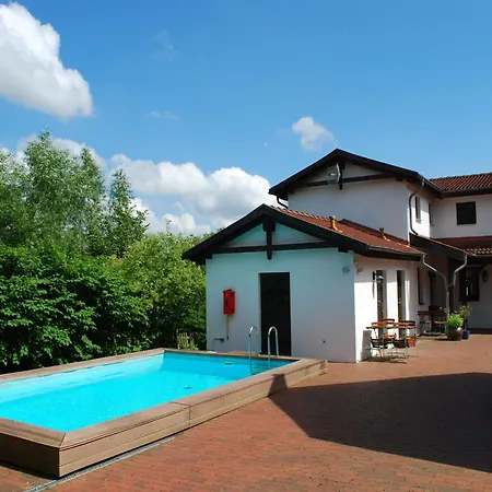 Idyllische Mit Pool In Mecklenburg * Barlin