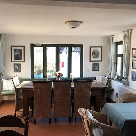 Apartment Idyllische Mit Pool In Mecklenburg Barlin