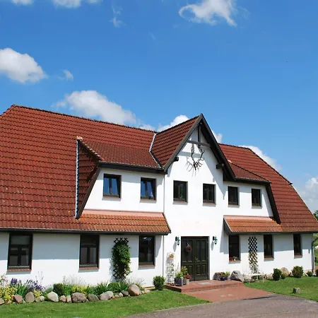 Idyllische Mit Pool In Mecklenburg Lägenhet
