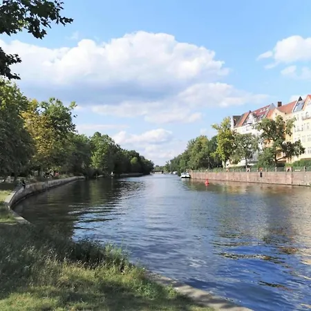 Idyllische Mit Pool In Mecklenburg Barlin